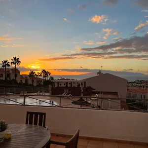https://apartamento-adela-costa-adeje.tenerifehoteles.net